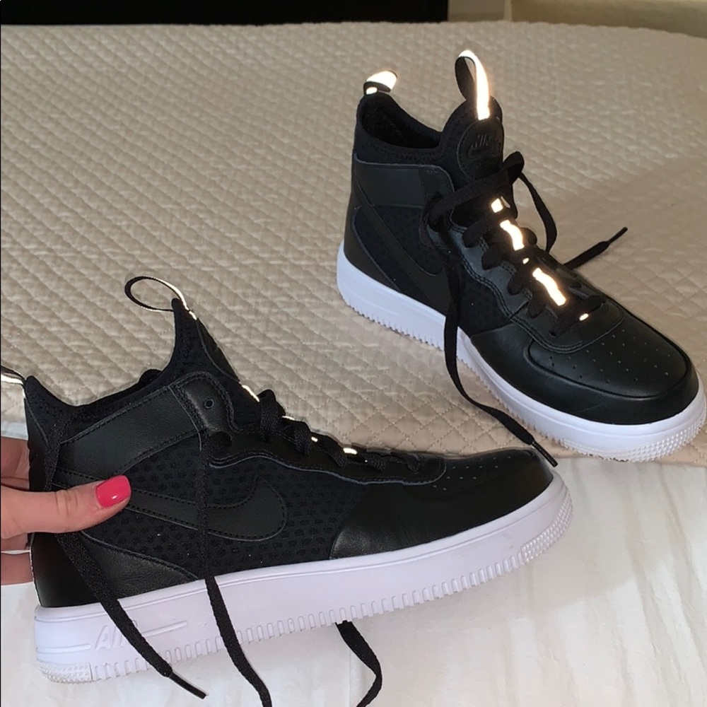 Nike airs high top black